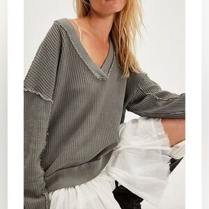 We The Free Ricky Waffle Thermal Oversized  V-neck Size Medium Charcoal NWOT